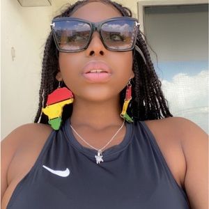 New TOM FORD LEAH T849 01B Oversized Black Sunglasses